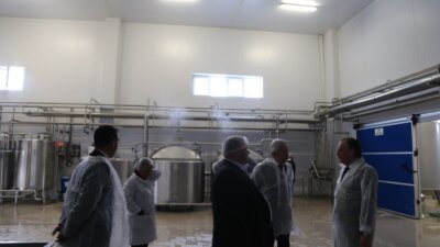 Vali Özdemir ve ETSO Başkanları Akgünler Peynir üretim tesislerini ziyaret etti