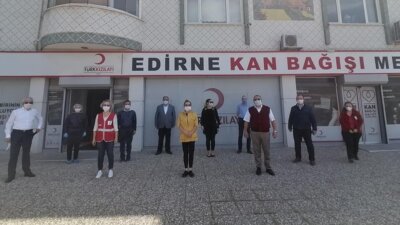 ETSO Heyeti Edirne Kızılay Kan Bağışı Merkezi’ne Giderek Kan Bağışında Bulundu